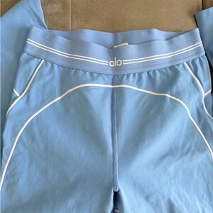 ALO Yoga Light Blue Leggings with White Stripe Detail